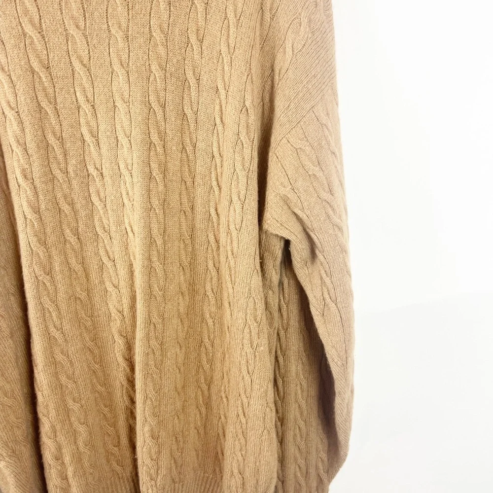 Cashmere cable knit Crew neck sweater camel